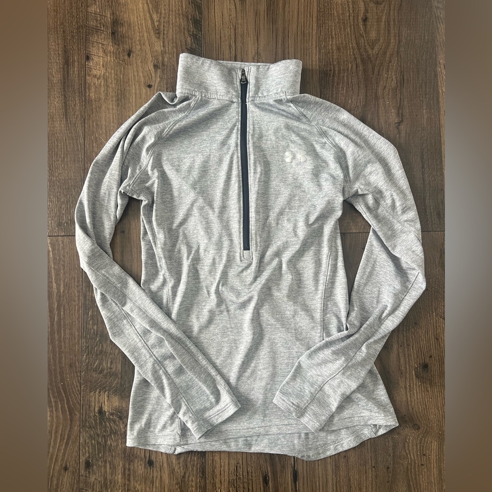 Underarmour activewear top